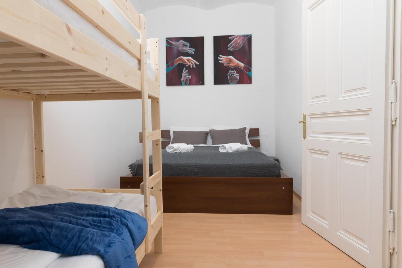 Spacious 2 Bedrooms Apartment In 4Th District Near Karlskirche Vídeň Exteriér fotografie