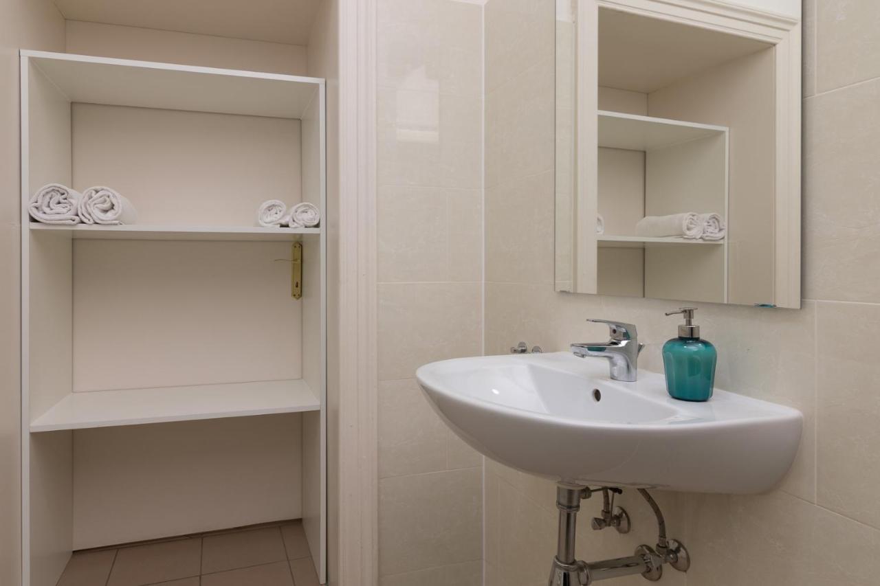 Spacious 2 Bedrooms Apartment In 4Th District Near Karlskirche Vídeň Exteriér fotografie